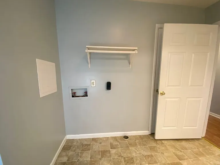 428 Fairgrounds Rd — Photo 8