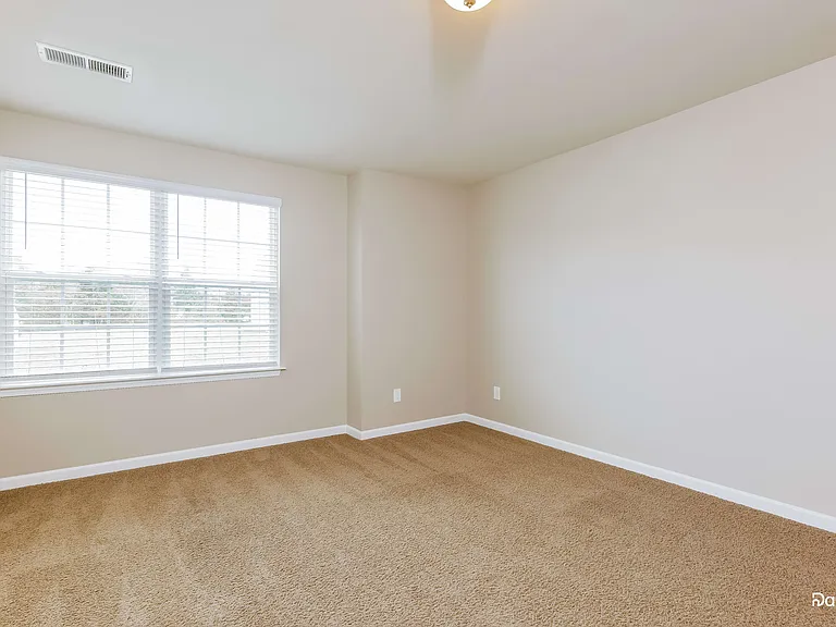 207 Sawyer Ln N — Photo 12