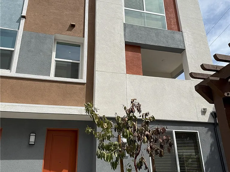 1816 E 1st St #450 — Photo 1
