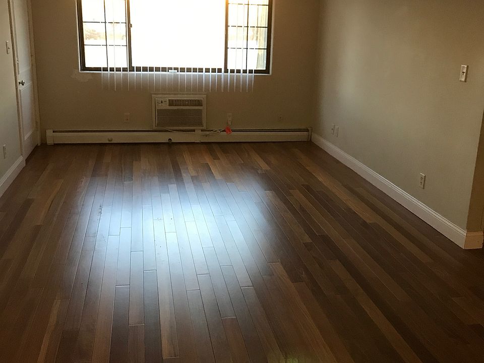 Living room,hardwood floors