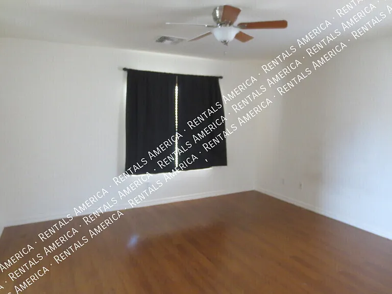 1670 E Elgin St — Photo 12