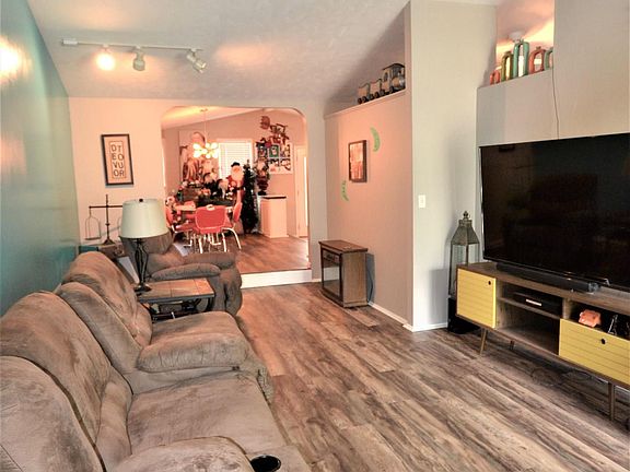 5th image of 1310 Carlos Dr