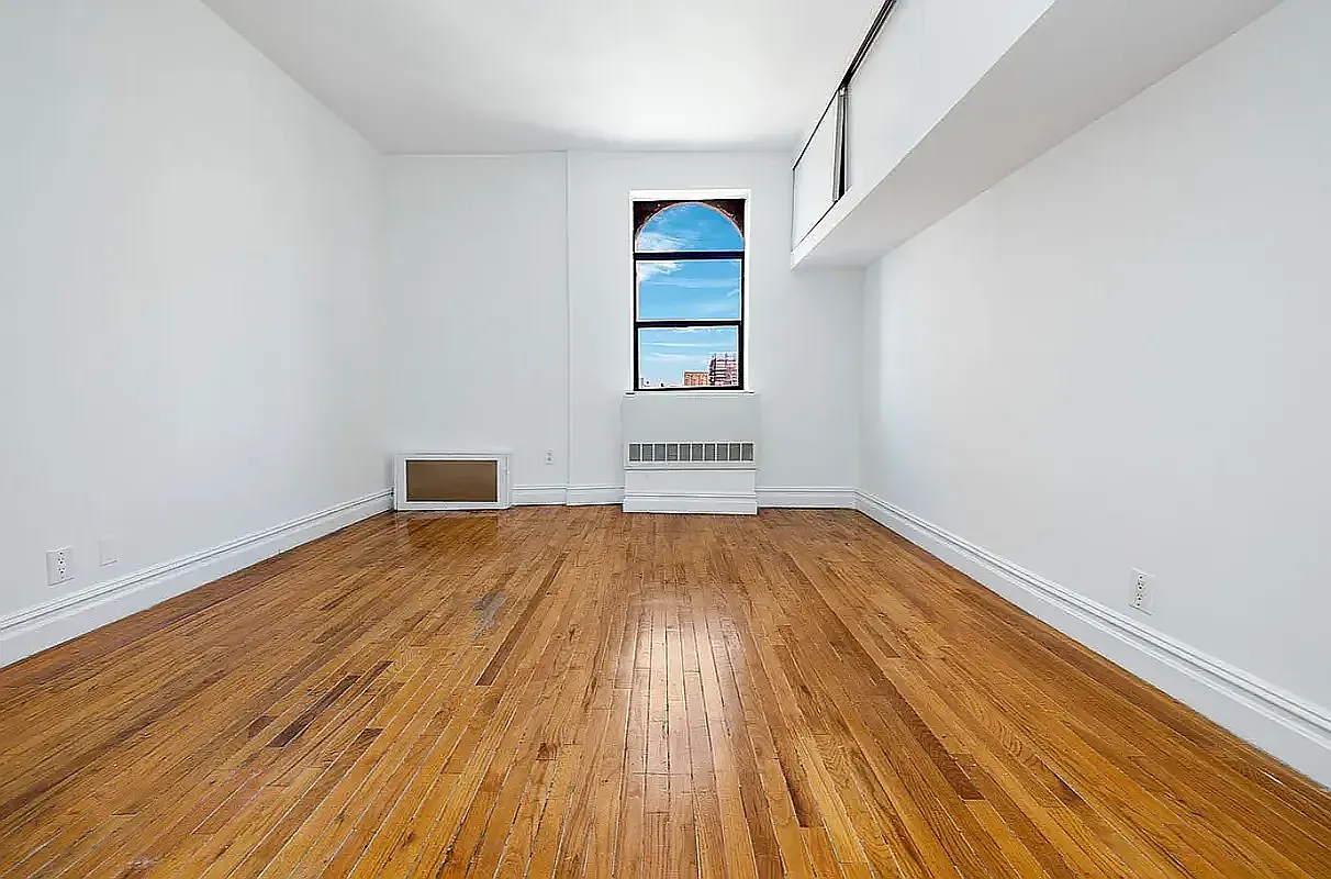 154 West 70th Street — Photo 2