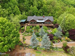 1309 & 1319 Licklog Hollow Rd, Sevierville, TN 37876