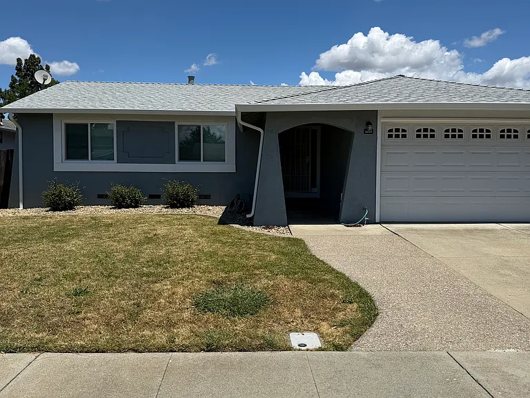 34526 Egerton Pl — Photo 1