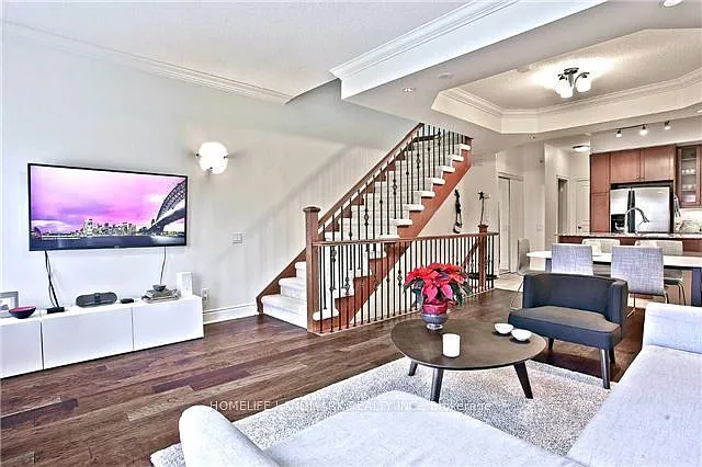 432 Kenneth Ave #3 — Photo 2