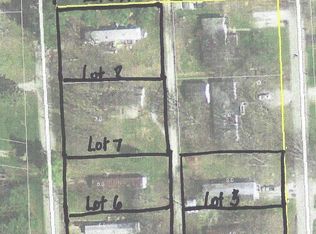 720 N Falvey St, Winamac, IN