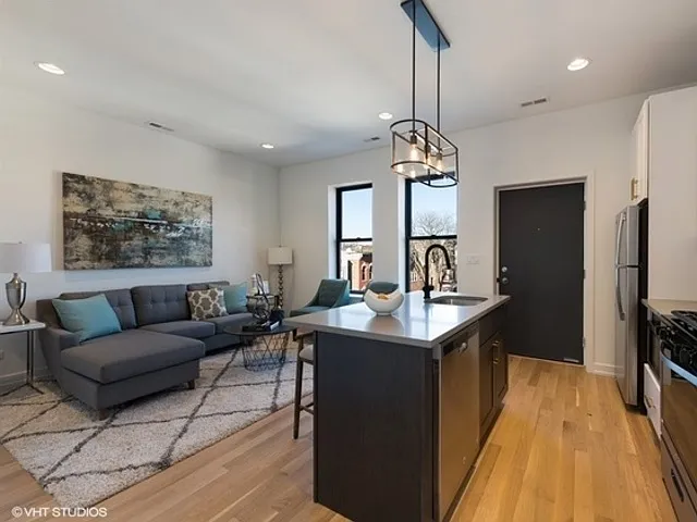 1244 W Huron St #1 — Photo 2
