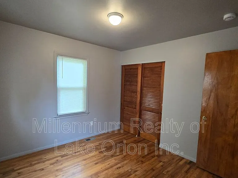 774 E Beverly Ave — Photo 12