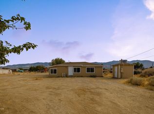 32177 Sunset Rd, Lucerne Valley, CA 92356