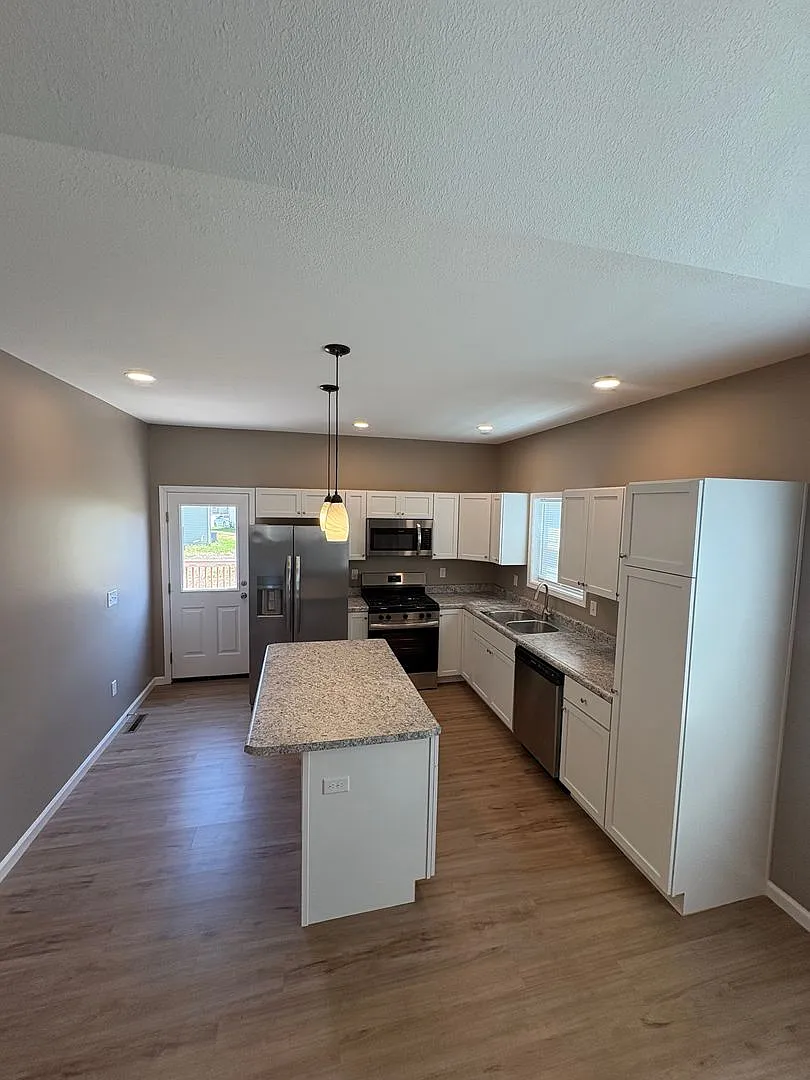 New Construction 3-Bed Ranch in the Heart of Washington 2-Car Garage & All Appliances Included! — Photo 3