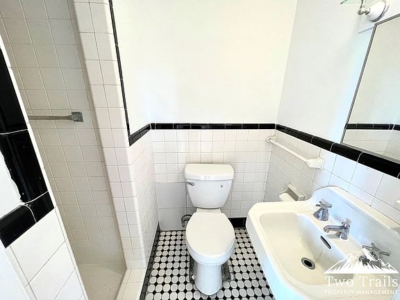 5th image of 538 N Main St #324