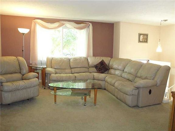 3rd image of 2063 Southwell Dr