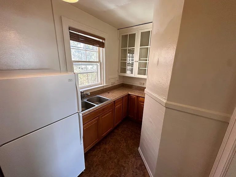 Ebert Apartments — Photo 10