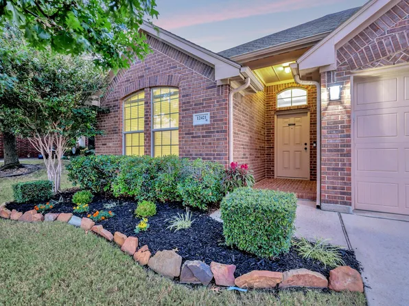 12421 Woods Edge Trl, Fort Worth, TX 76244