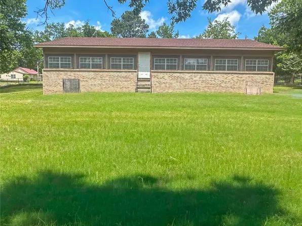 463 W 10th St, Atoka, OK 74525