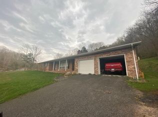 41 Nickle Rd, Swords Creek, VA 24649