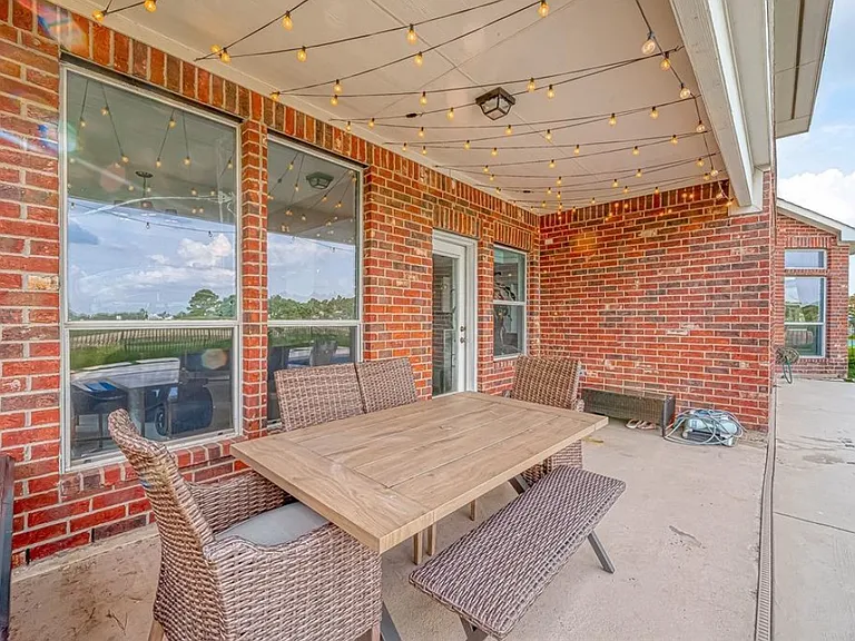 10614 Opal Ridge Dr — Photo 17