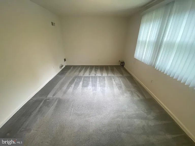6411 E Halbert Rd — Photo 10