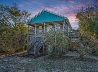 2711 Neptune St, Edisto Island, SC 29438