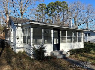 303 E Lee Ave, Bessemer City, NC 28016