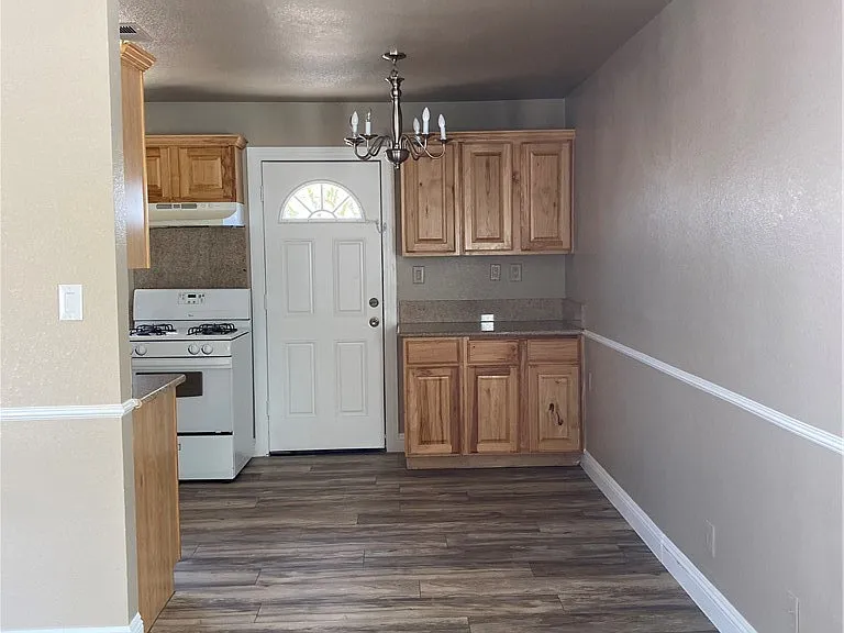 3430 Eldon St — Photo 3