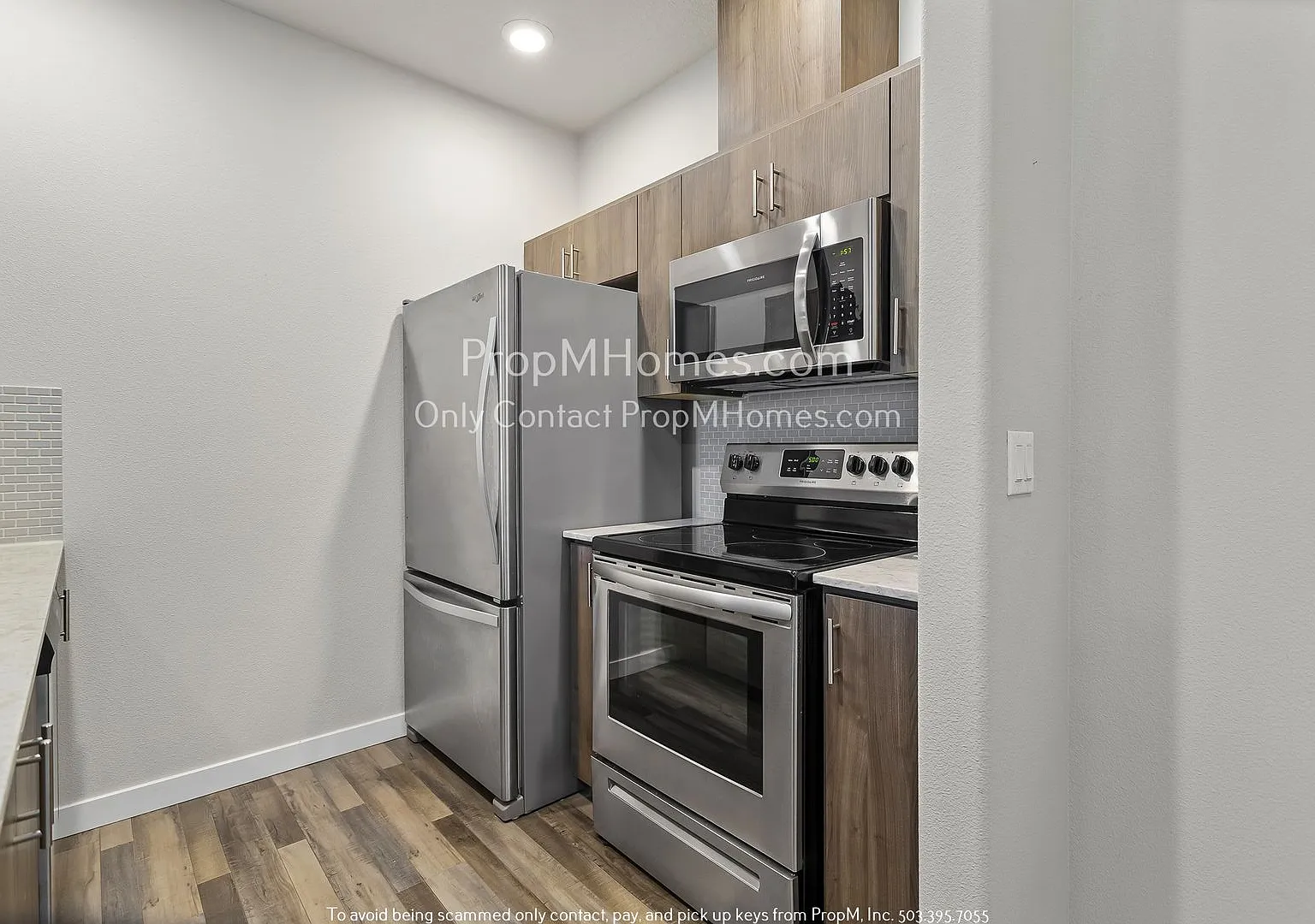 One Bedroom Condo in the Heart of North Bethany - Top Floor with Vaulted Ceilings! — Photo 3