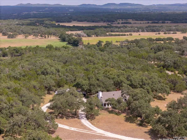 120 U R Lost Rd, Blanco, TX 78606