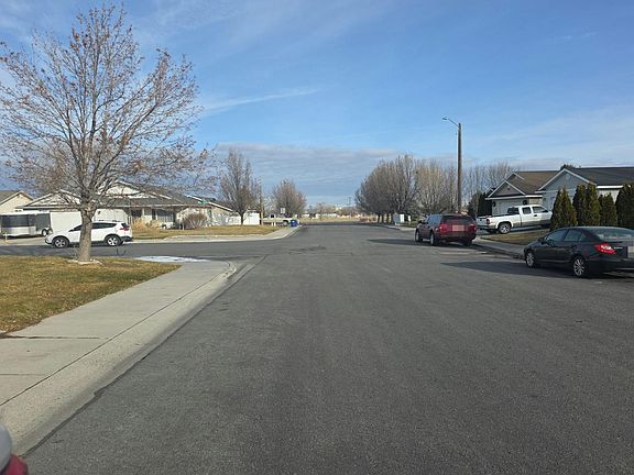 4th image of 562 Picabo Dr