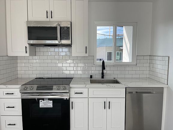 3rd image of 1654 Missouri St