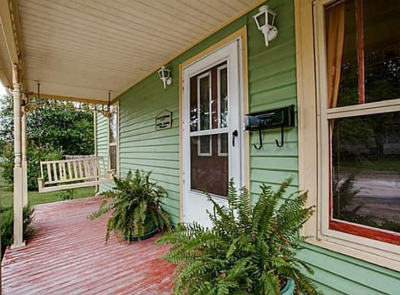 3rd image of 206 McKinney Ave
