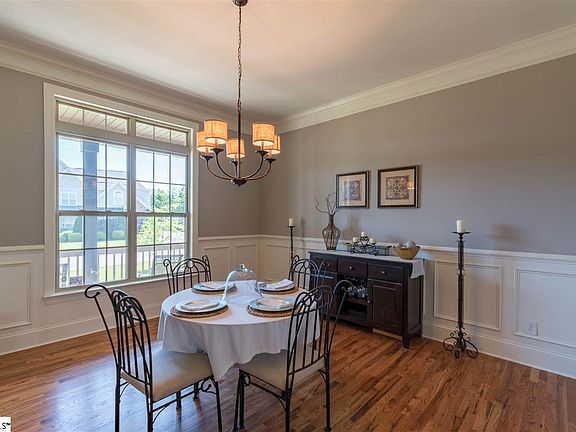 4th image of 29 Thornbriar Ct