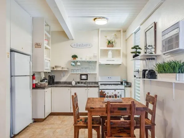 75-5873 Walua Rd APT 208, Kailua Kona, HI 96740