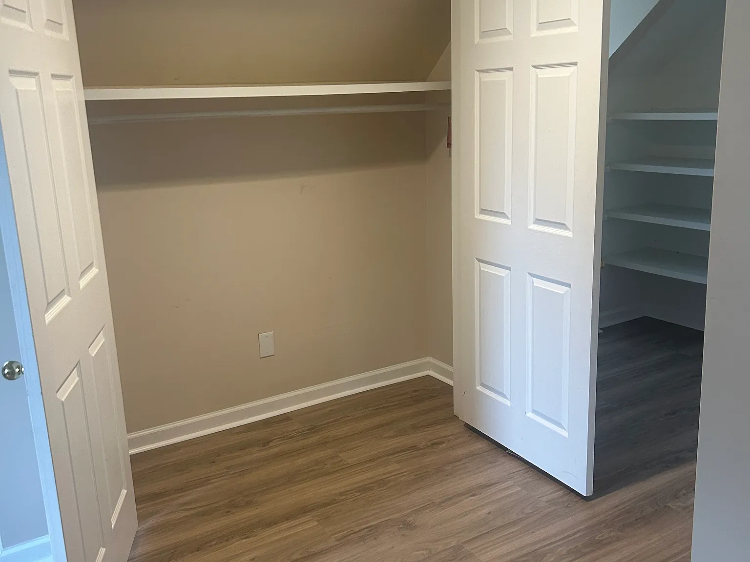 5 bed, 1982 sqft, $2,700 — Photo 4