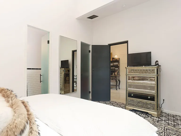 182 E Edgewood Pl — Photo 16