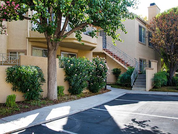 2nd image of 23921 Del Monte Dr ##37