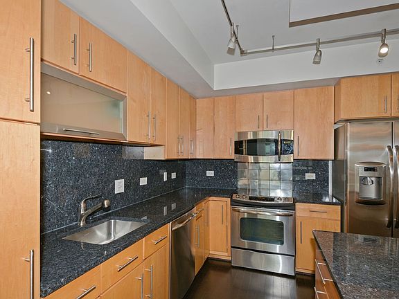 5th image of 1025 1st St SE APT 804