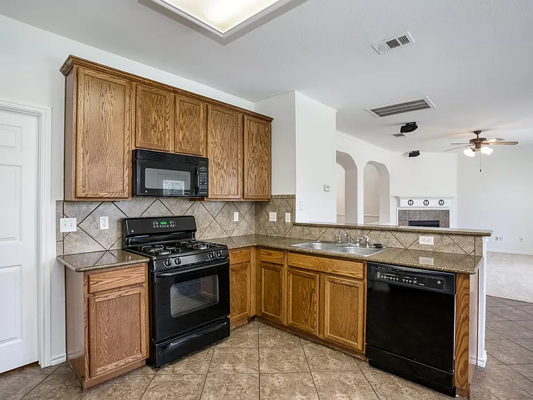 9909 Delamere Dr — Photo 13
