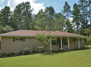 32 Pompano Dr, Hattiesburg, MS 39402