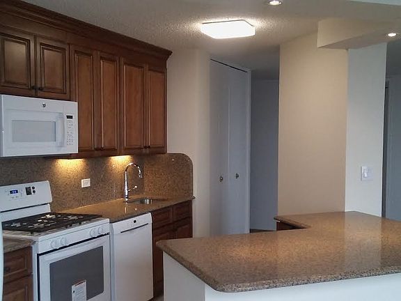 5th image of 7000 Blvd APT 21E