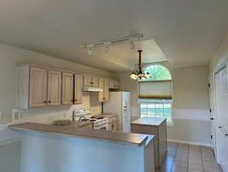 656 Sunrise Rd — Photo 3
