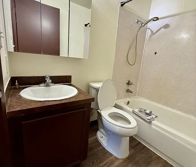 8007 N Ivanhoe St — Photo 15