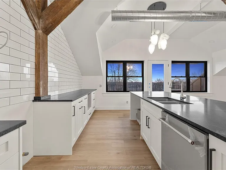247 Brock St #401 — Photo 5