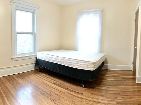 3rd image of 67 Jarvis St #1