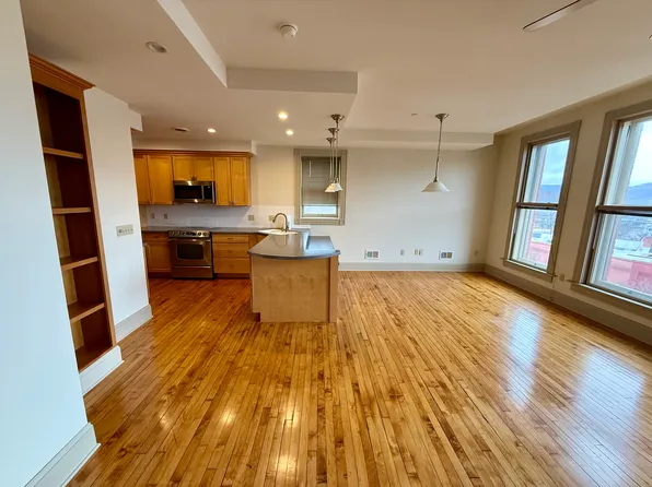 72 E Market St APT 401, Corning, NY 14830