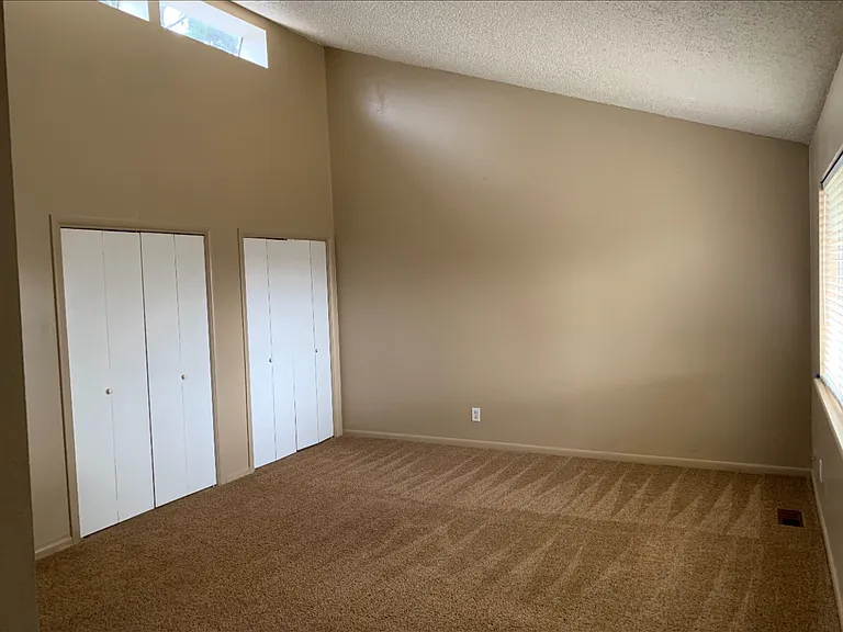 1305 E Township St — Photo 14