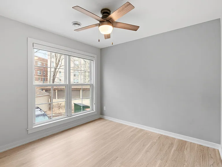 Harriet Apartments — Photo 17