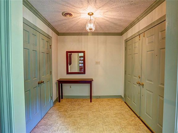 5th image of 8126 S Mayfield Ln