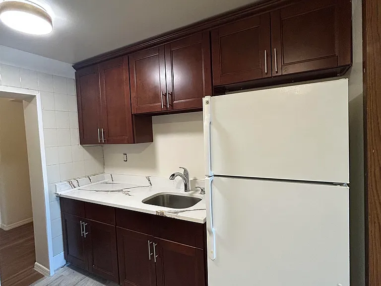 330 Sip Ave #1 — Photo 1