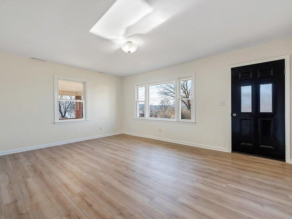 2202 Kenwood Blvd SE, Roanoke, VA 24013 Zillow